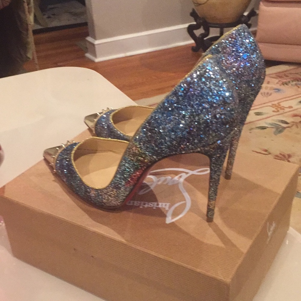 CHRISTIAN LOUBOTON  PUMPS SIZE 42